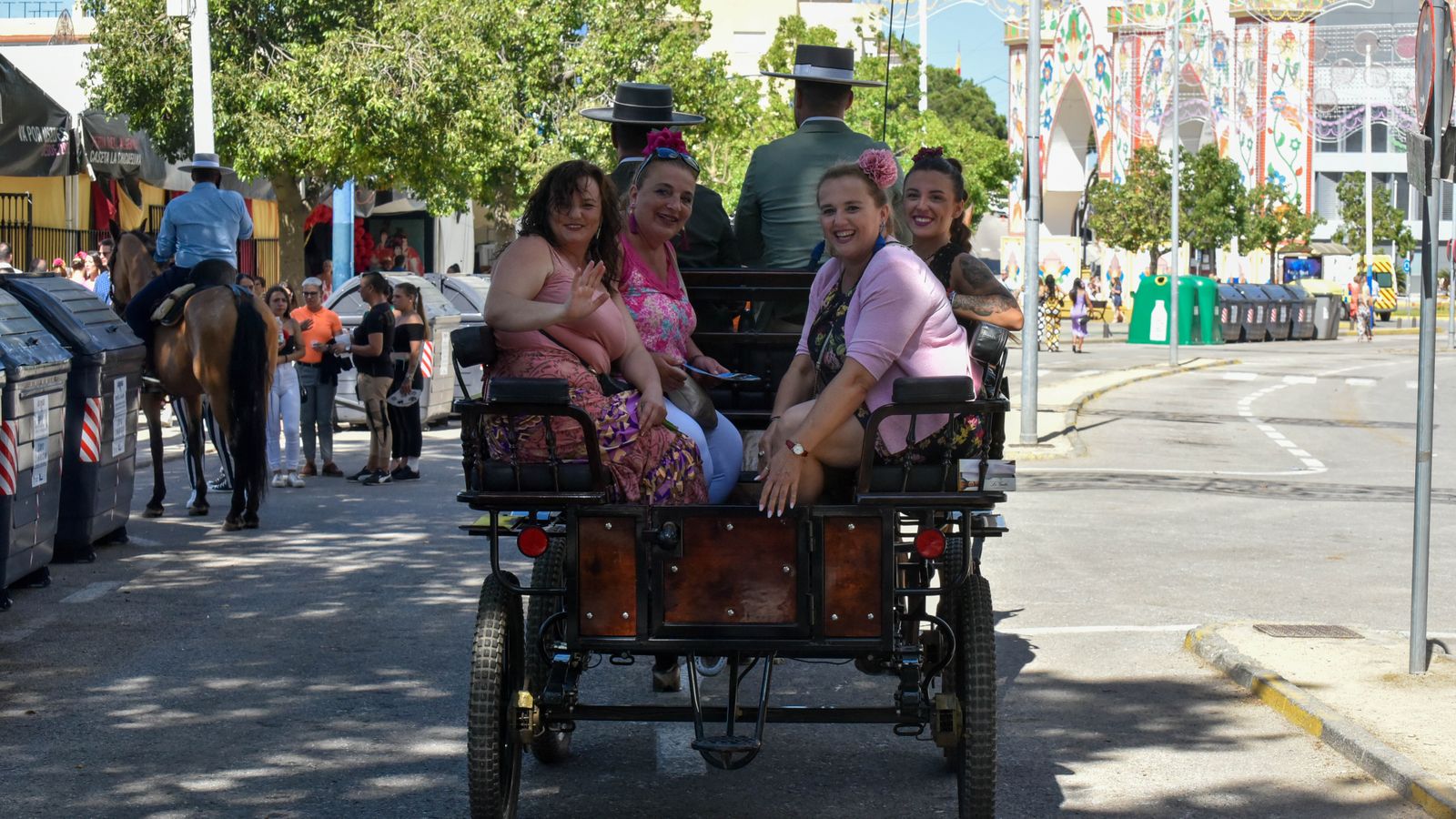 Fotos del miercoles en la Feria Real de Algeciras Dia de la Mujer