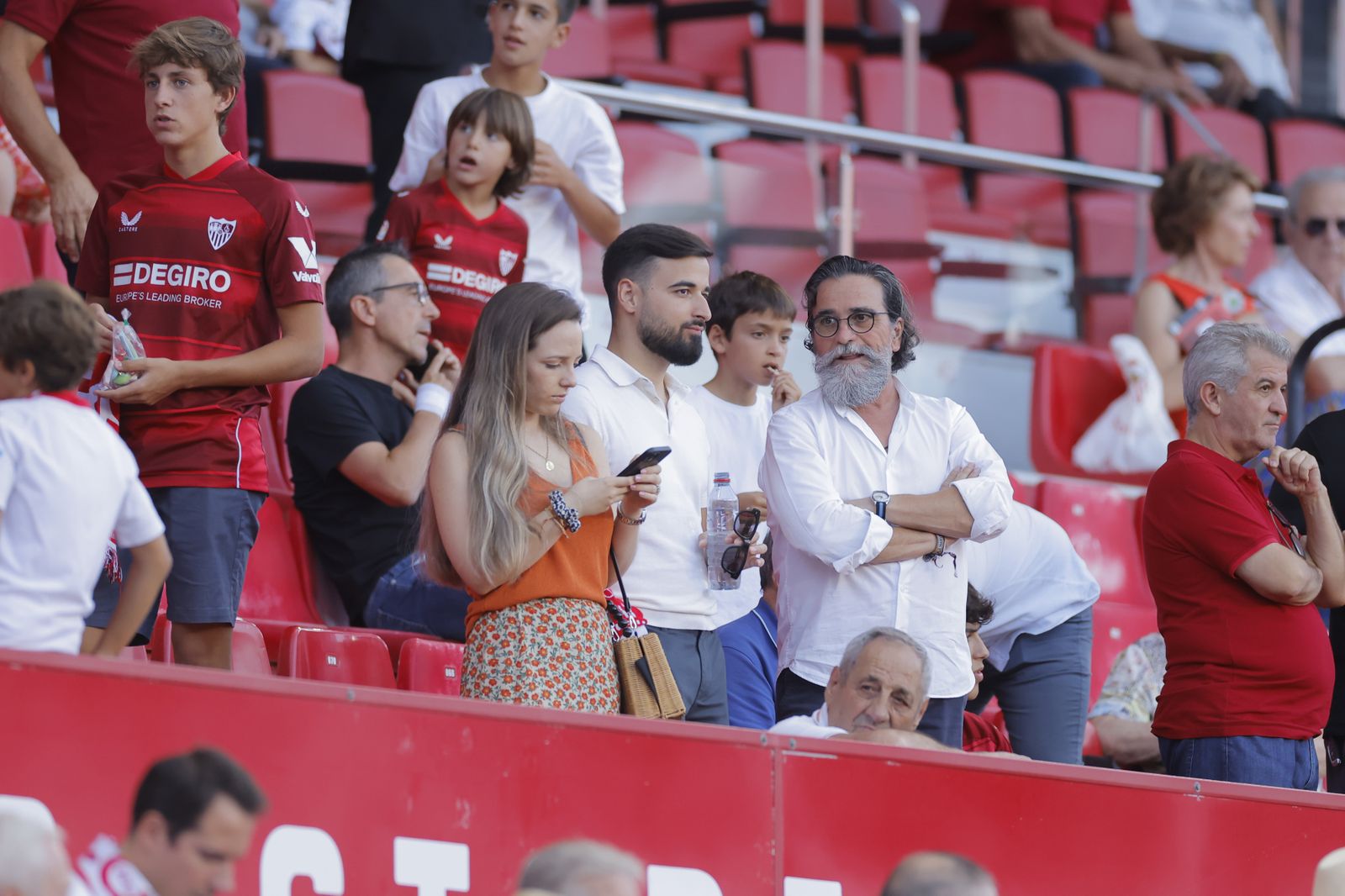 Búscate en las fotos del Sevilla-Almería