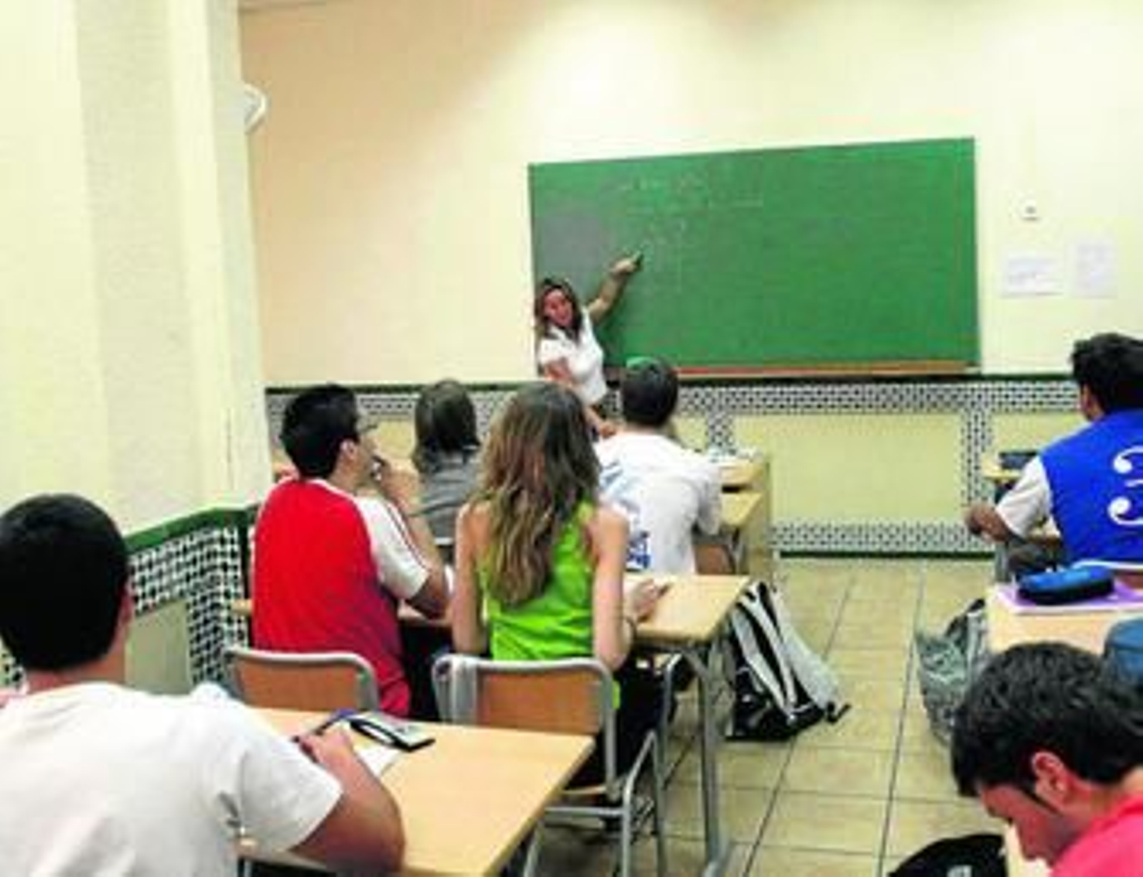 Alumnos de la Academia Alcántara, en una de sus clases de verano.