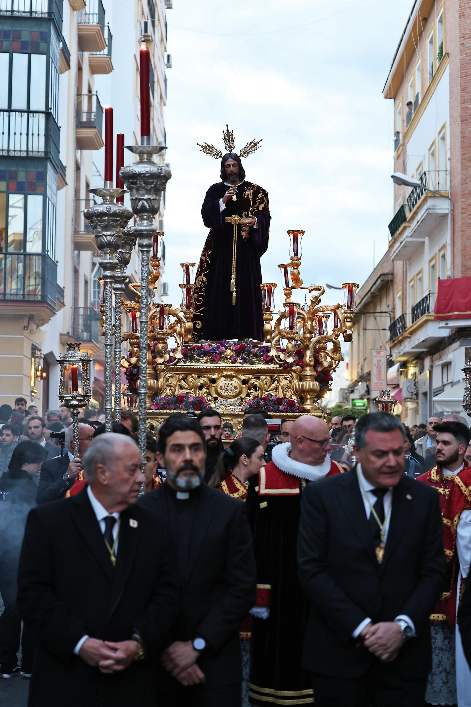 Imágenes del Vía Crucis del Consejo de Cofradías y Hermandades de Huelva
