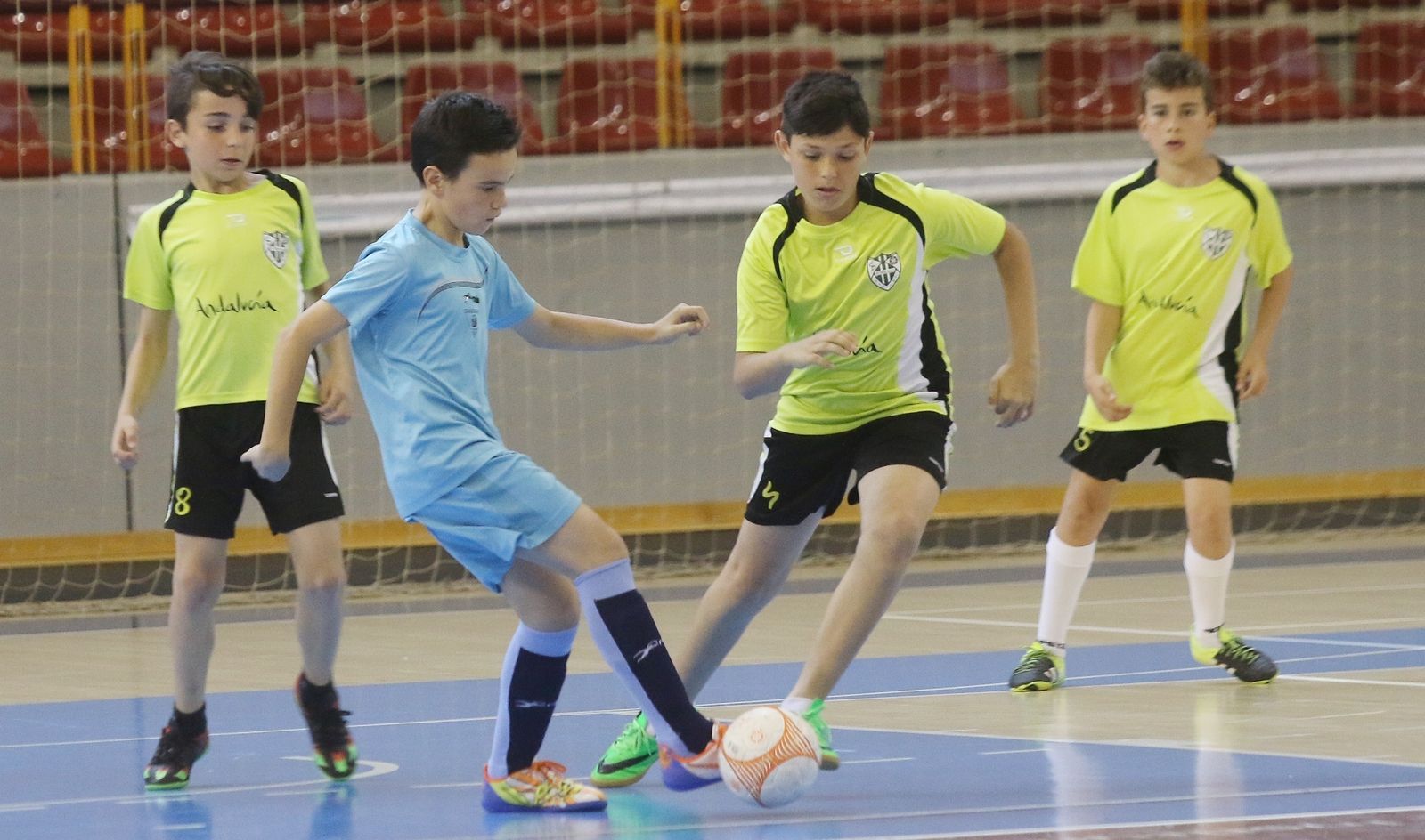 Lance de un partido de fútbol sala de una edición anterior de los Juegos Municipales.