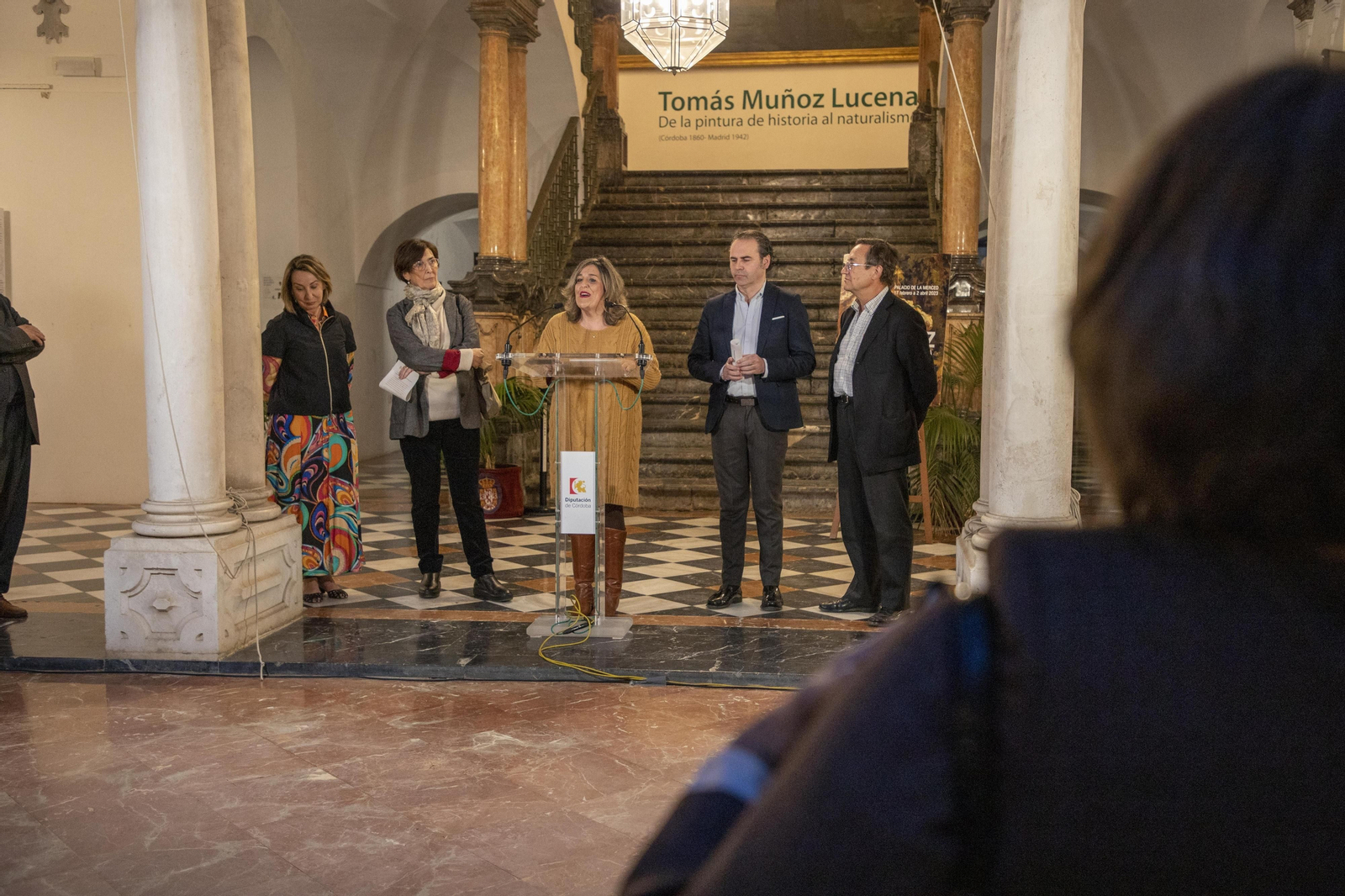 La inauguración de la exposición antológica del pintor Tomás Muñoz Lucena, en imágenes