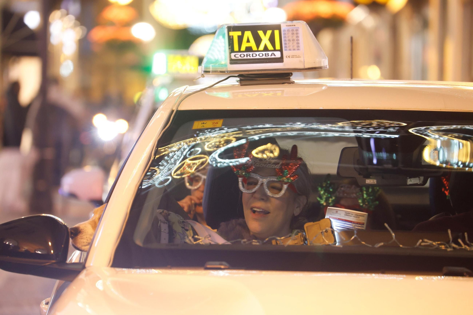 Las mejores imágenes del Paseo de la Ilusión por las calles de Córdoba