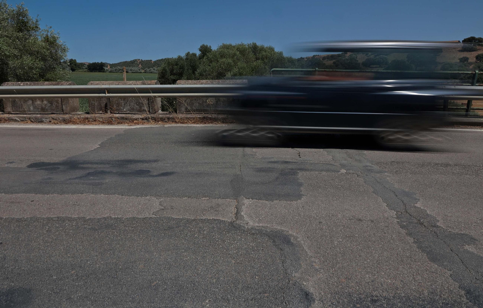 Imágenes de los desperfectos de la A-405 en Jimena