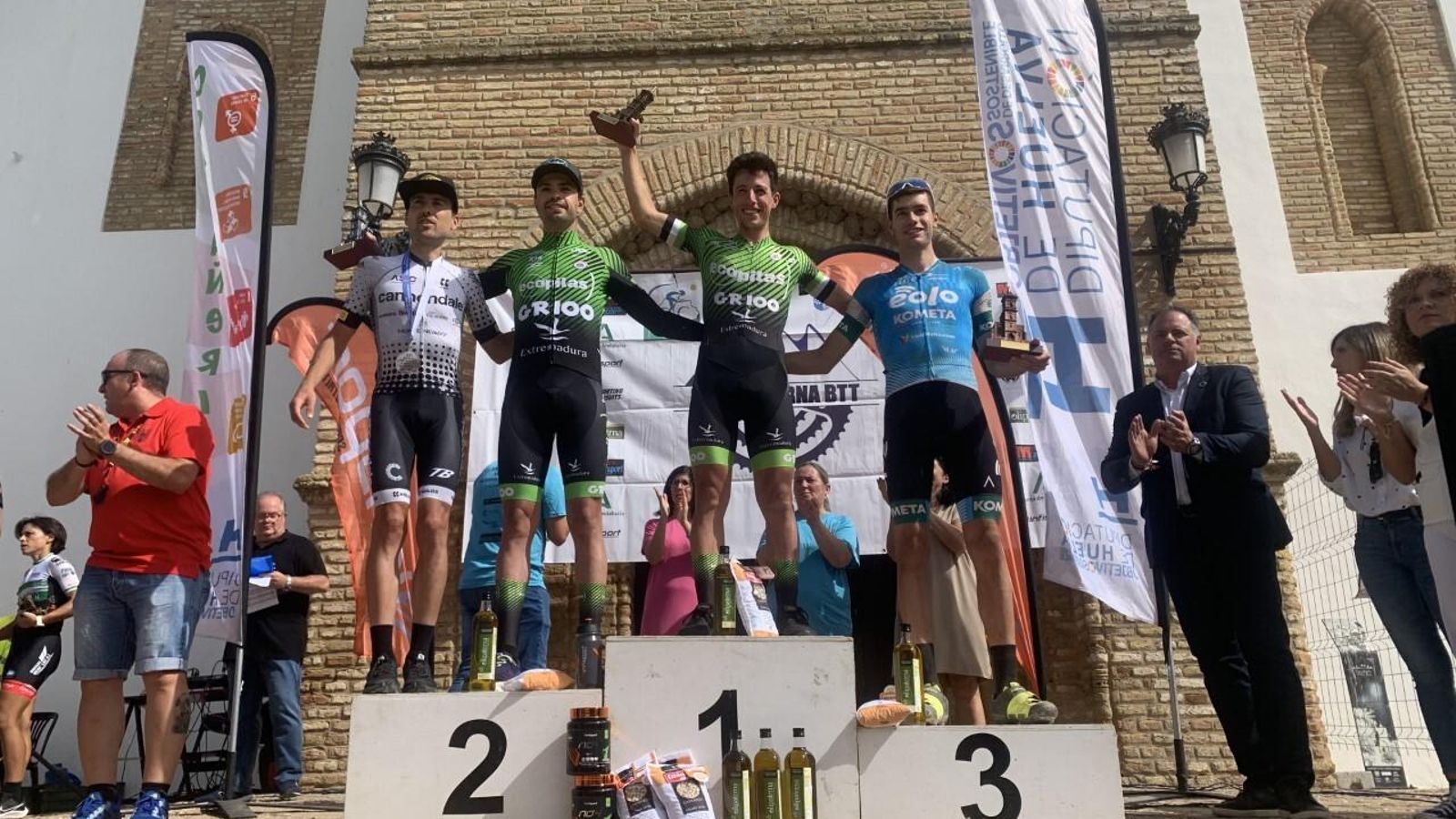 Podio masculino de esta prueba celebrada en Paterna del Campo.