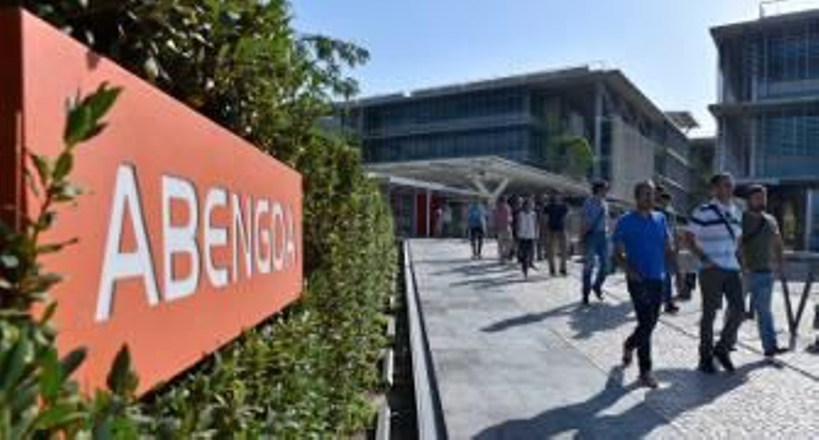 Abengoa abonará de inmediato la paga extra de julio que adeuda a su plantilla