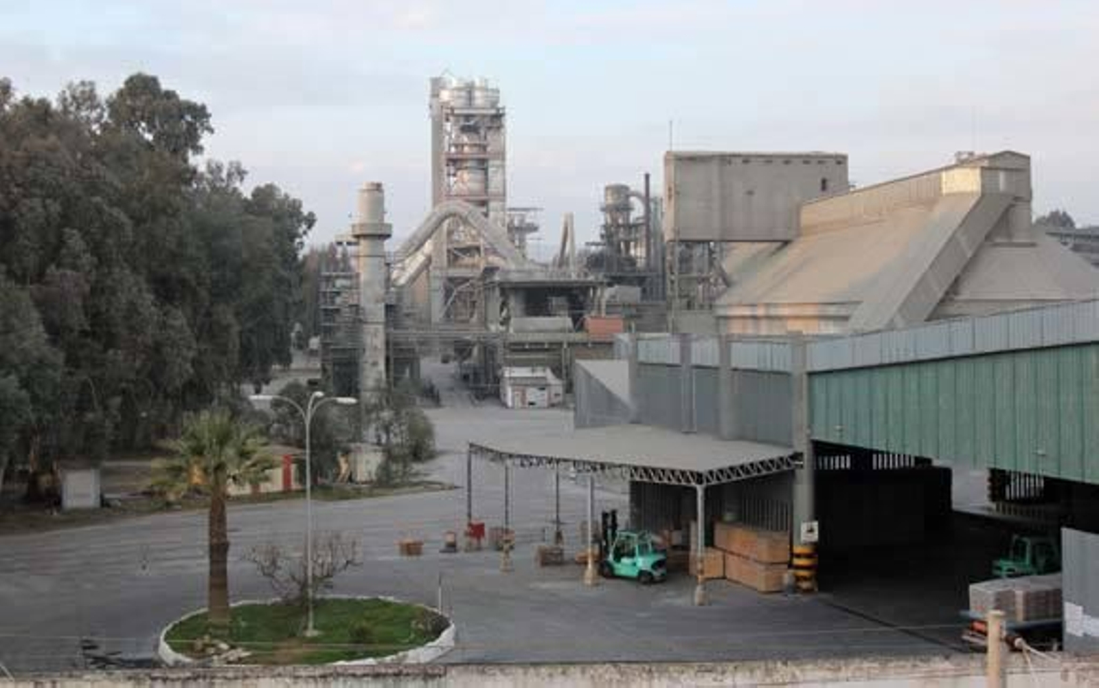 Urbanismo deja en suspenso la licencia para valorizar residuos en Cosmos