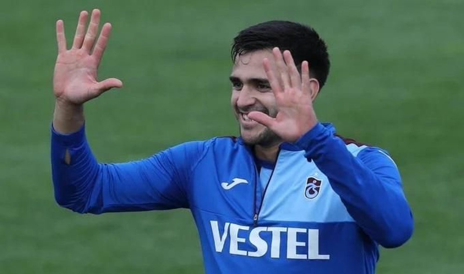 Maxi Gómez pretende mantener un nivel salarial importante.
