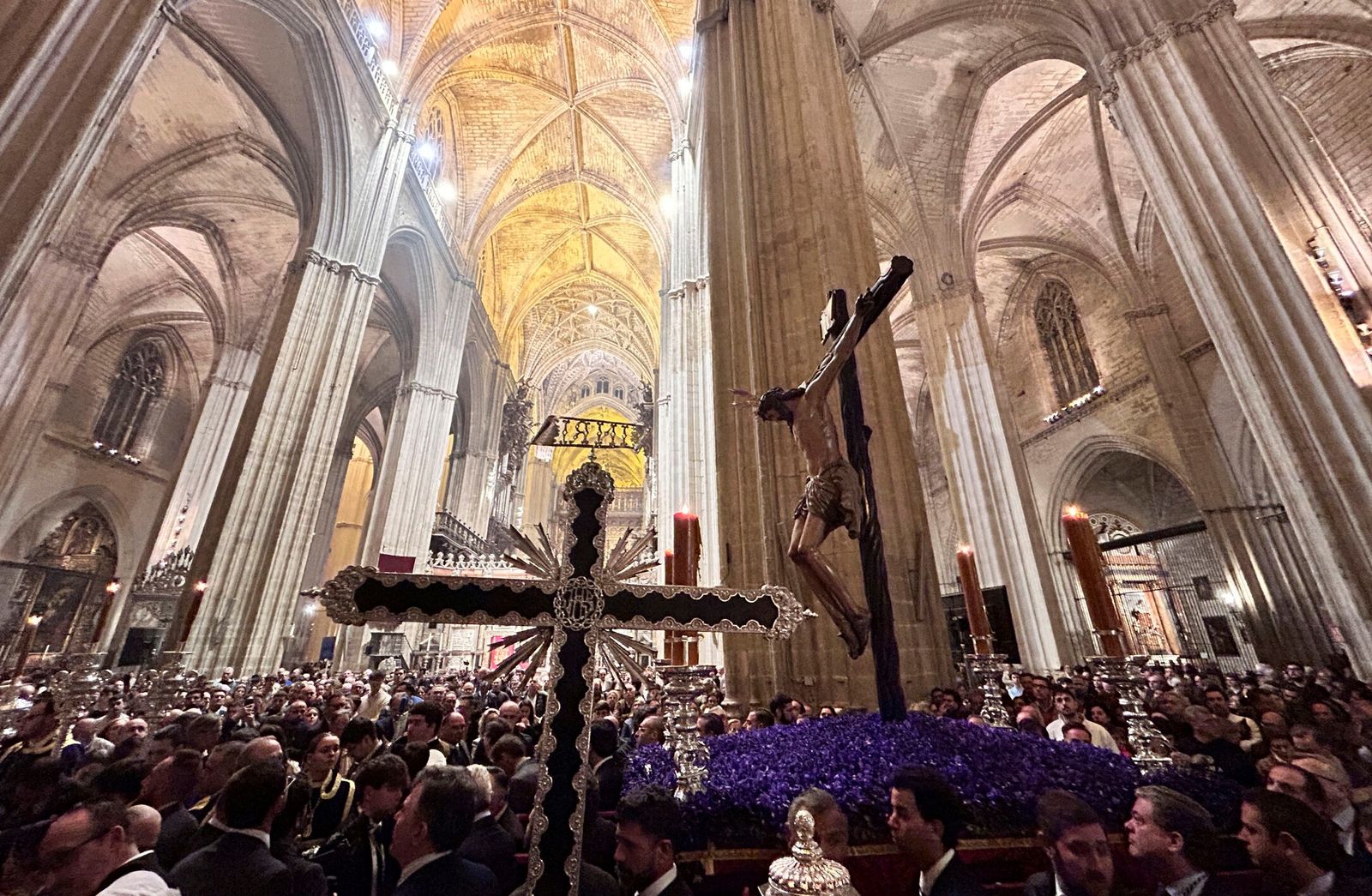 El Cristo de la Buena Muerte de la Hiniesta en la Catedral