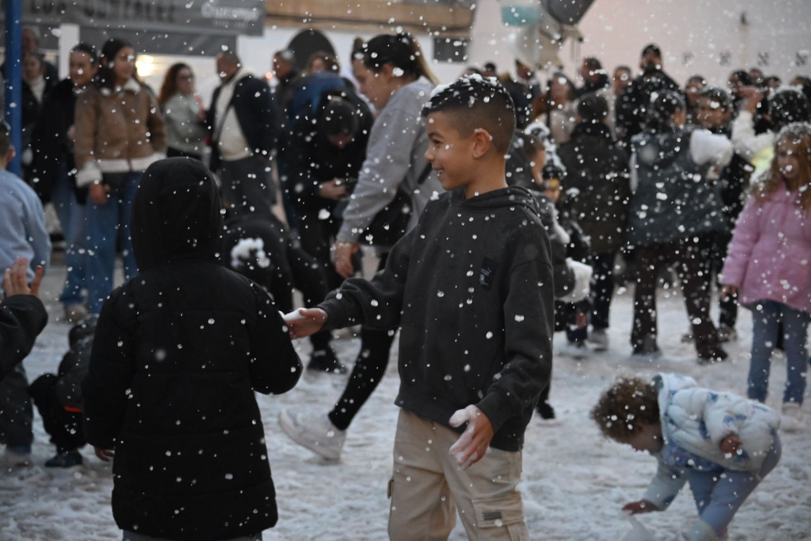Las mejores fotografías de la nevada en el barrio de La Hispanidad