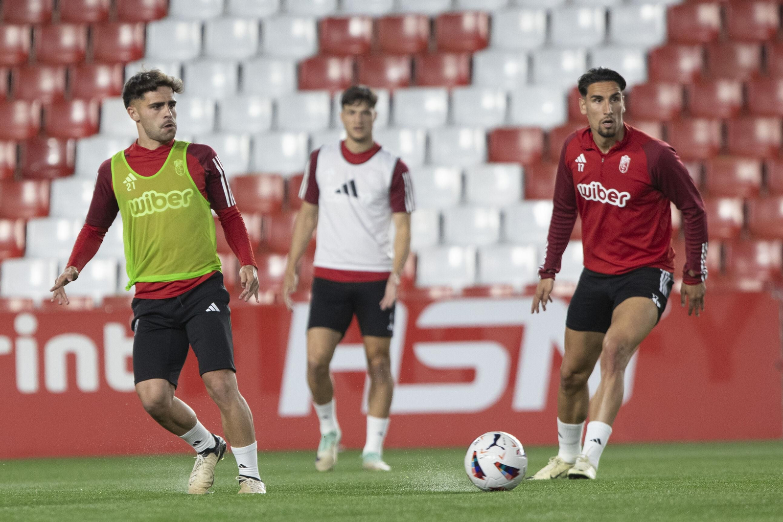 Así fue el primer entrenamiento de José Ramón Sandoval en el Granada CF