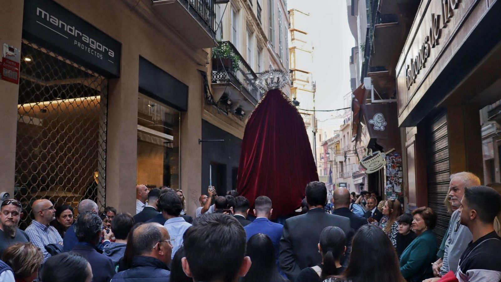 Todos los traslados de este Domingo de Pasión 2025 en Málaga, en imágenes
