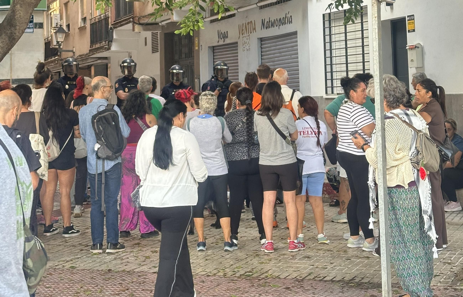 Tentativa de desahucio, el pasado viernes, en la calle Rodríguez de Berlanga.
