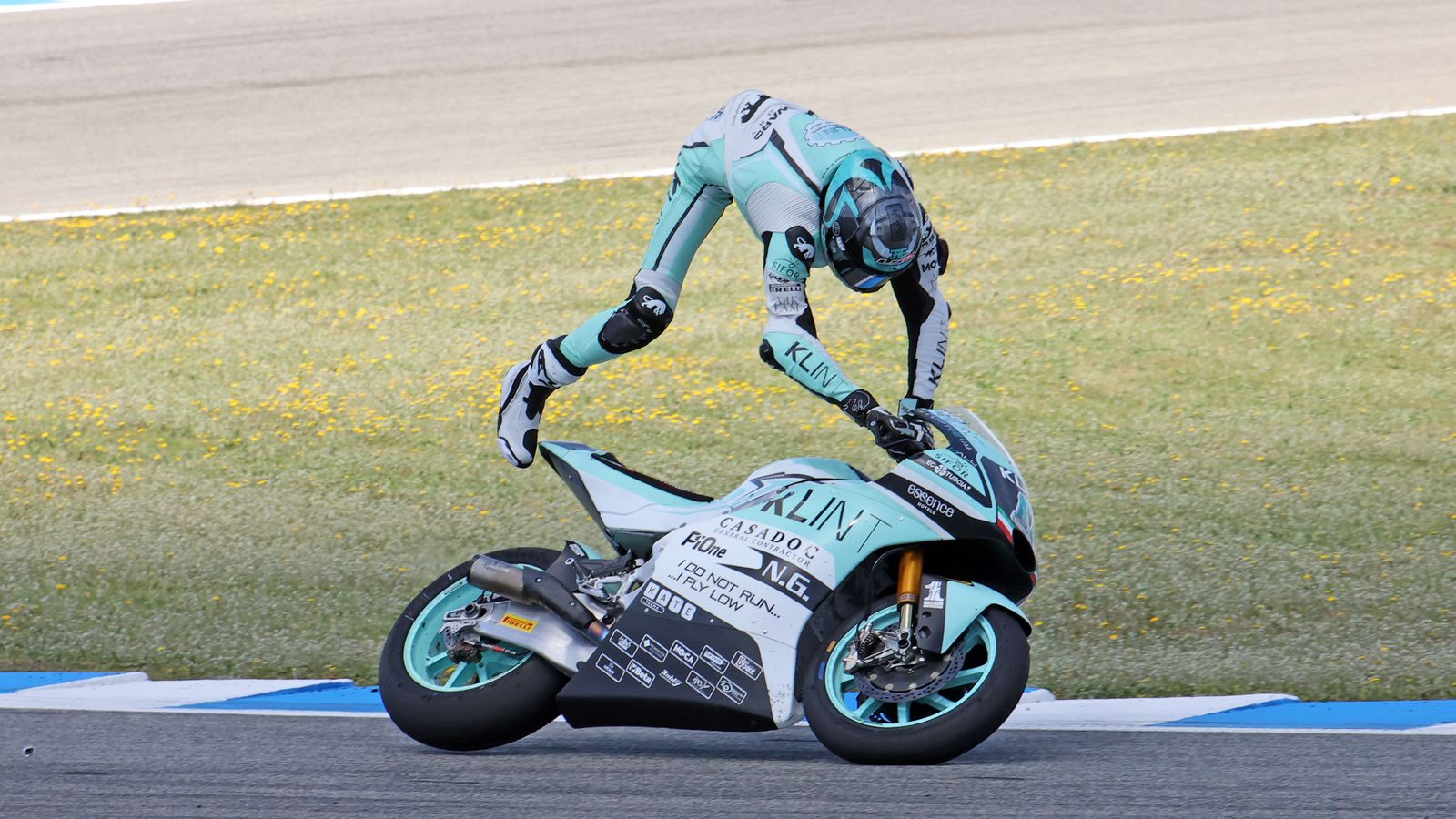 Imágenes de las caídas en las carreras del GP España en Jerez