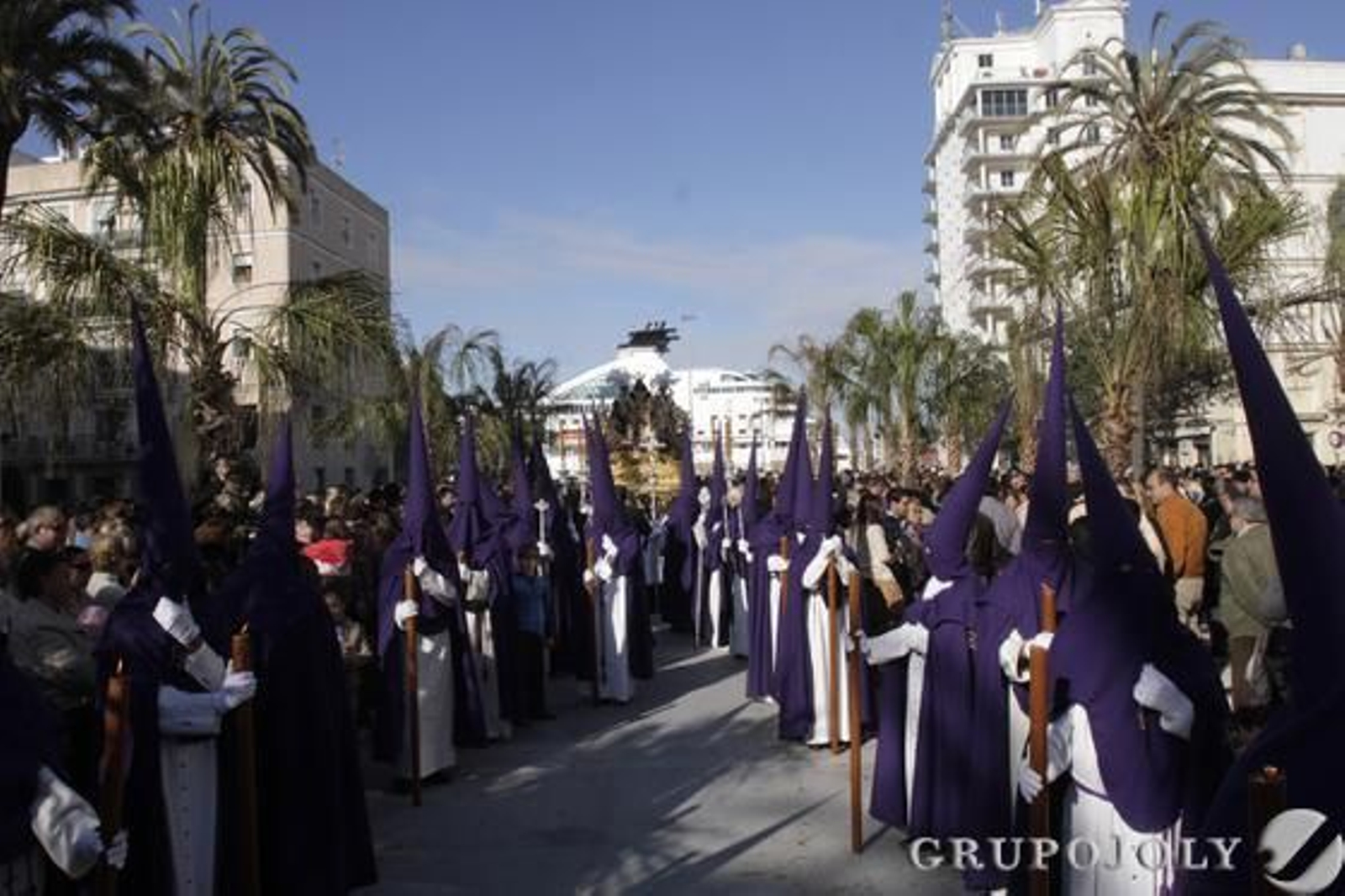 Real, Ilustre y Venerable Cofradía de Penitencia de Nuestro Padre Jesús de la Salud, María Santísima de la Esperanza y Nuestra Señora del Amor Hermoso.

Foto: Lourdes de Vicente