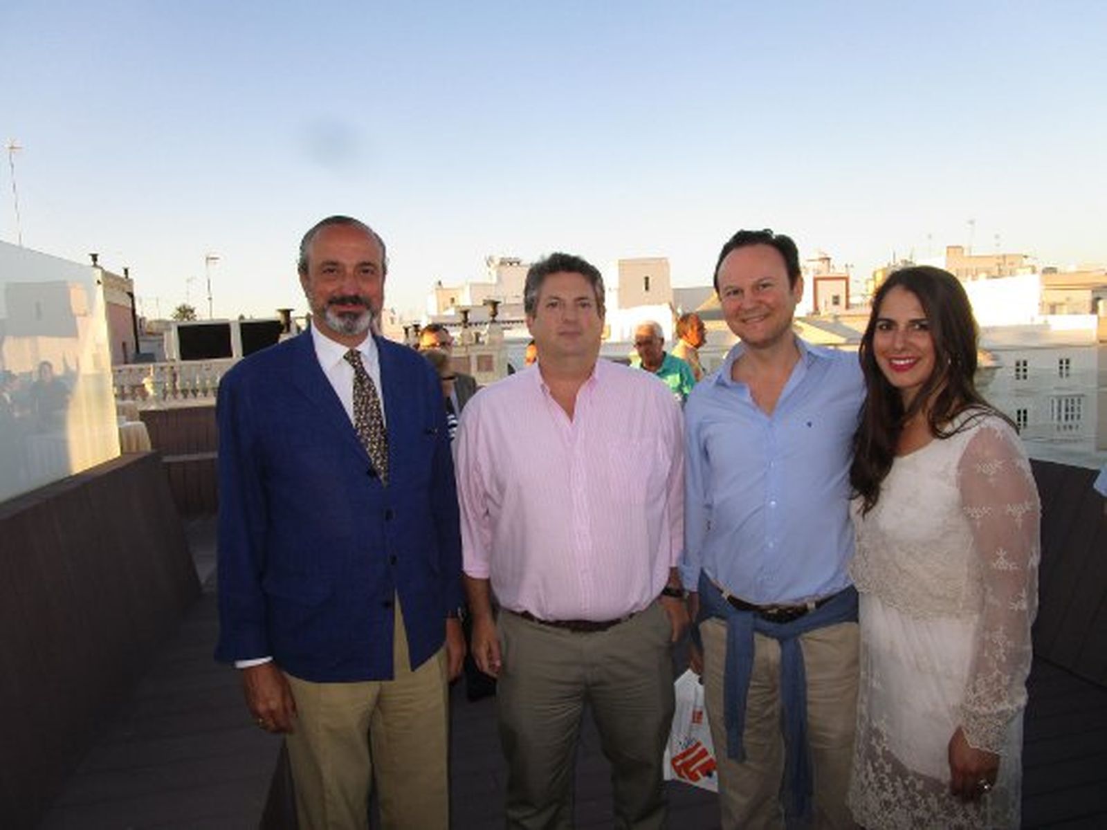 José Ramón Fernández de Mesa, Alfonso Domecq, marqués de Mortara y Lucy Woodnutt.

Foto: Ignacio Casas de Ciria