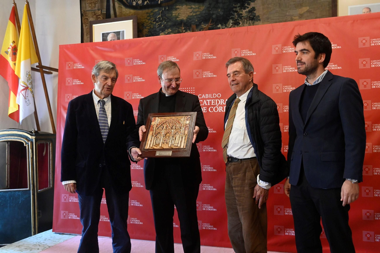 El reconocimiento a quienes lucharon contra el incendio de la Mezquita de Córdoba, en imágenes