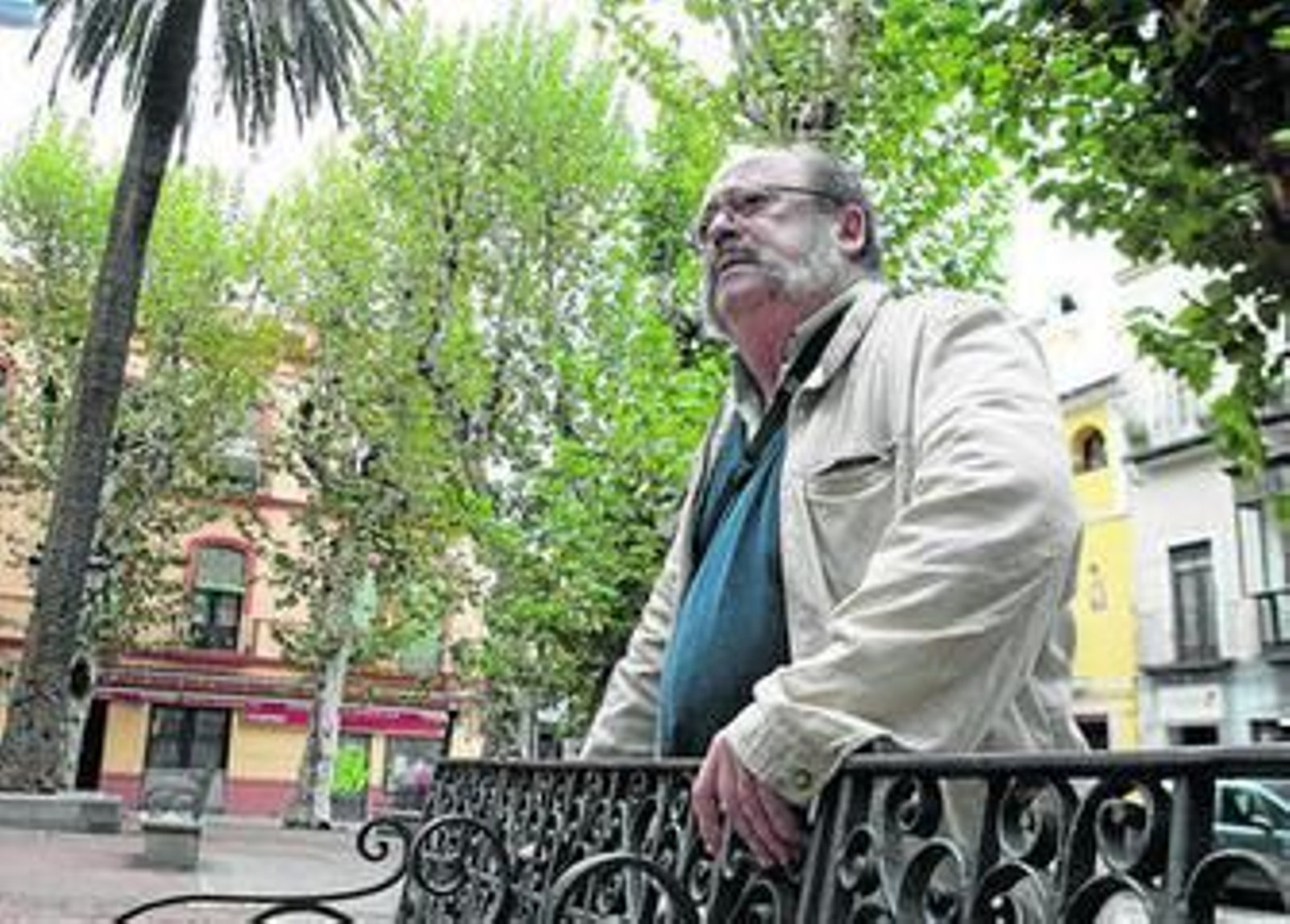 Rafael de Cózar, retratado en la plaza de San Lorenzo para un reportaje publicado en este periódico en noviembre de 2012.