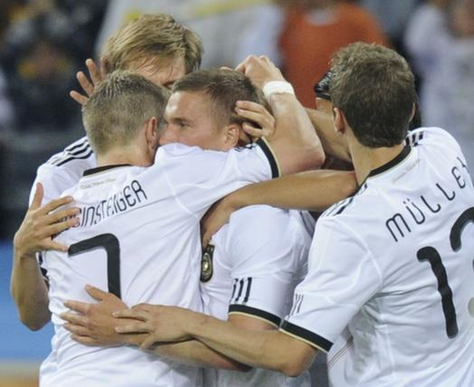 Alemania golea en su debut ante Australia en el Grupo D. / AFP