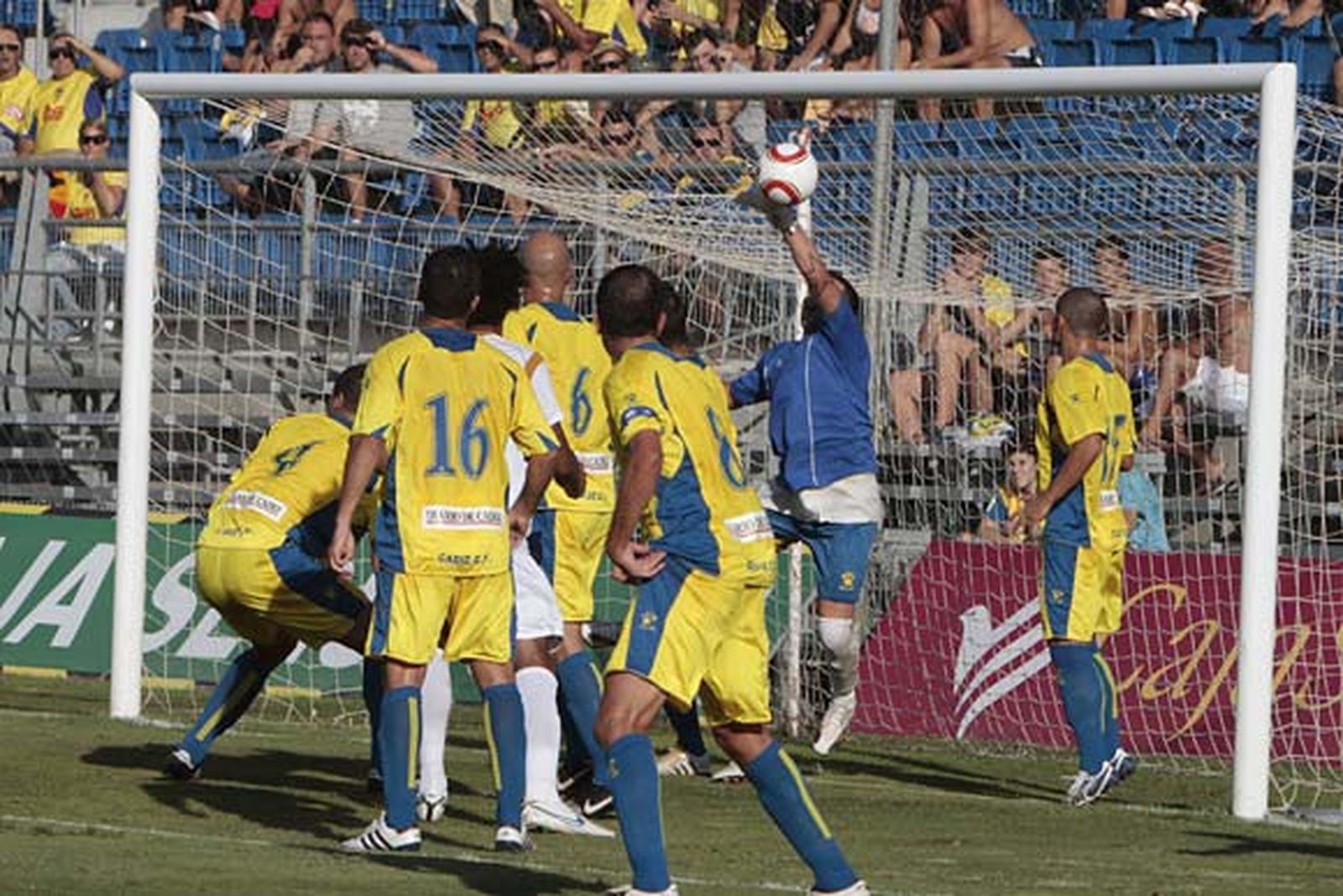 El Cádiz gana en casa el primer partido de la liga

Foto: Lourdes de Vicente