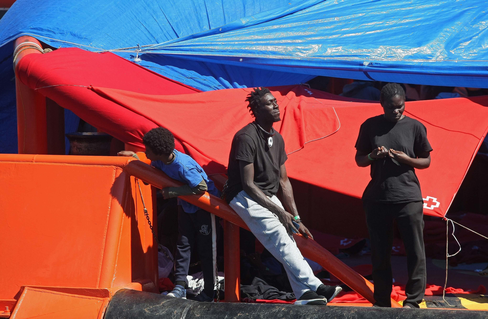 Cientos de migrantes esperan destino acogidos en el Campo de Gibraltar