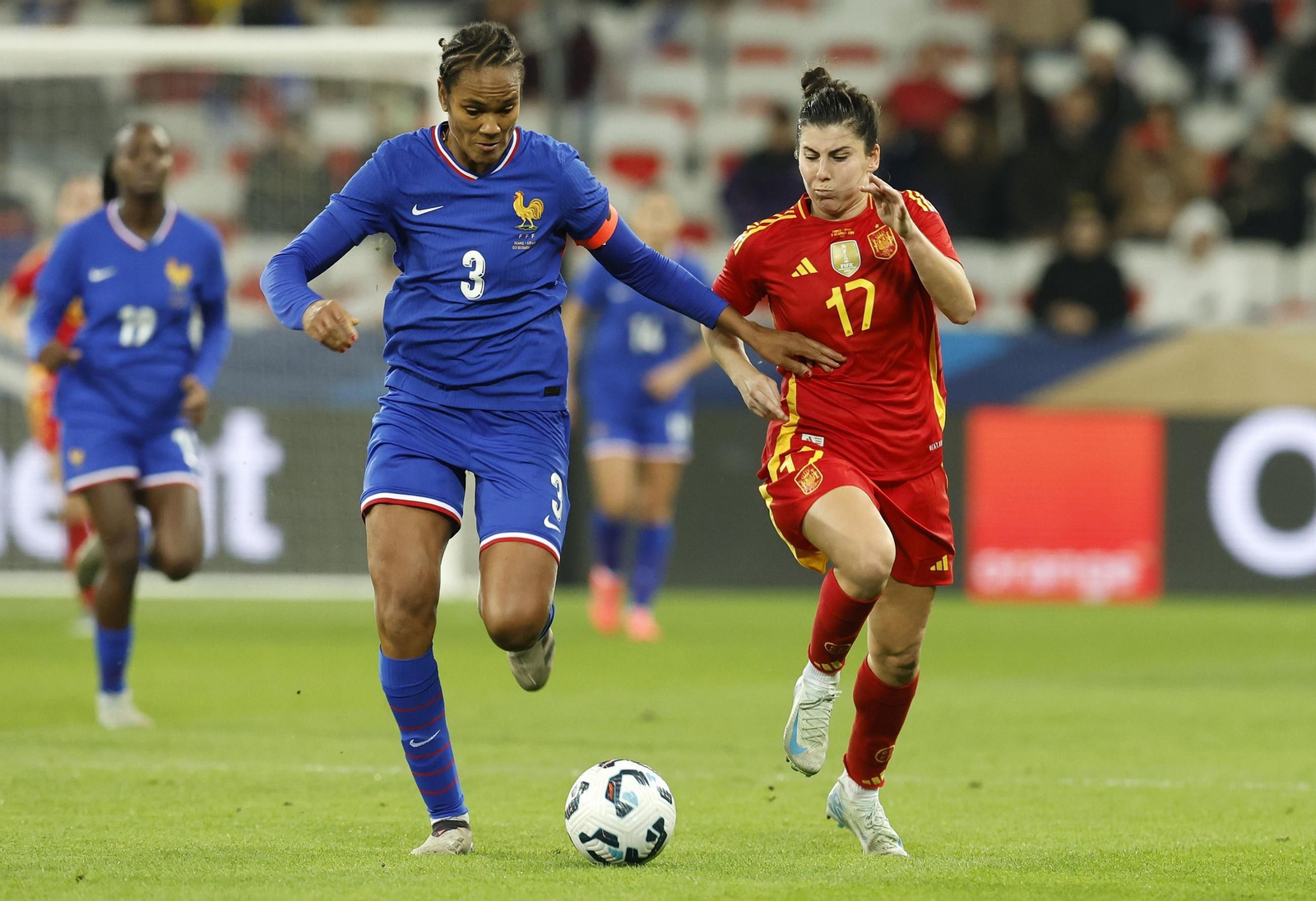 Las fotos de la exhibición de España femenina en Francia