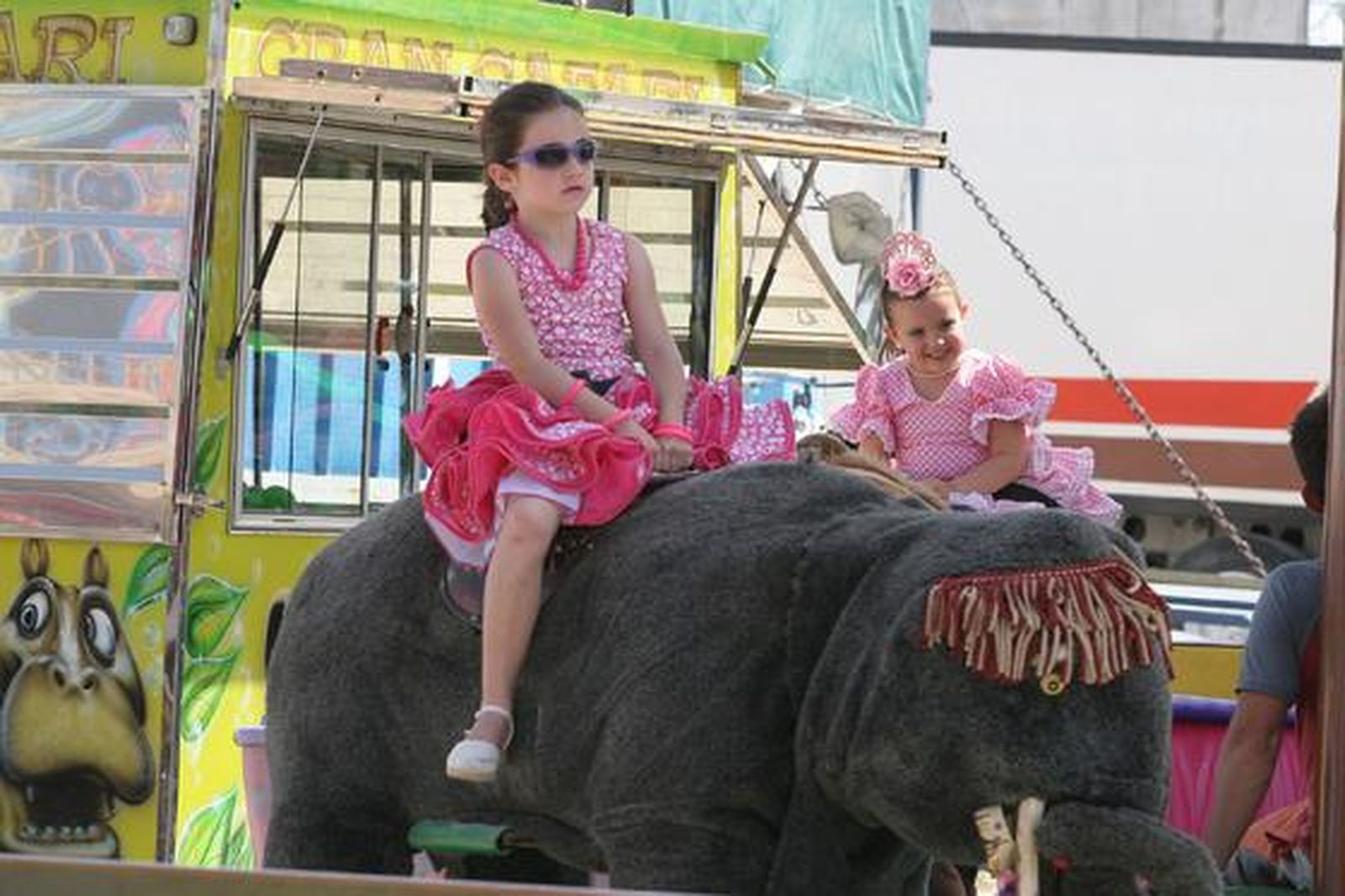 Los pequeños disfrutan de las atracciones. 

Foto: Andres Mora