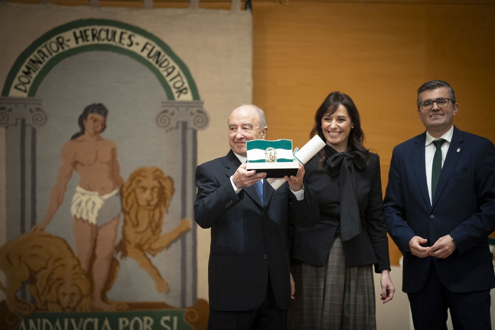 Así ha sido el acto de las banderas de Andalucía celebrado en Granada