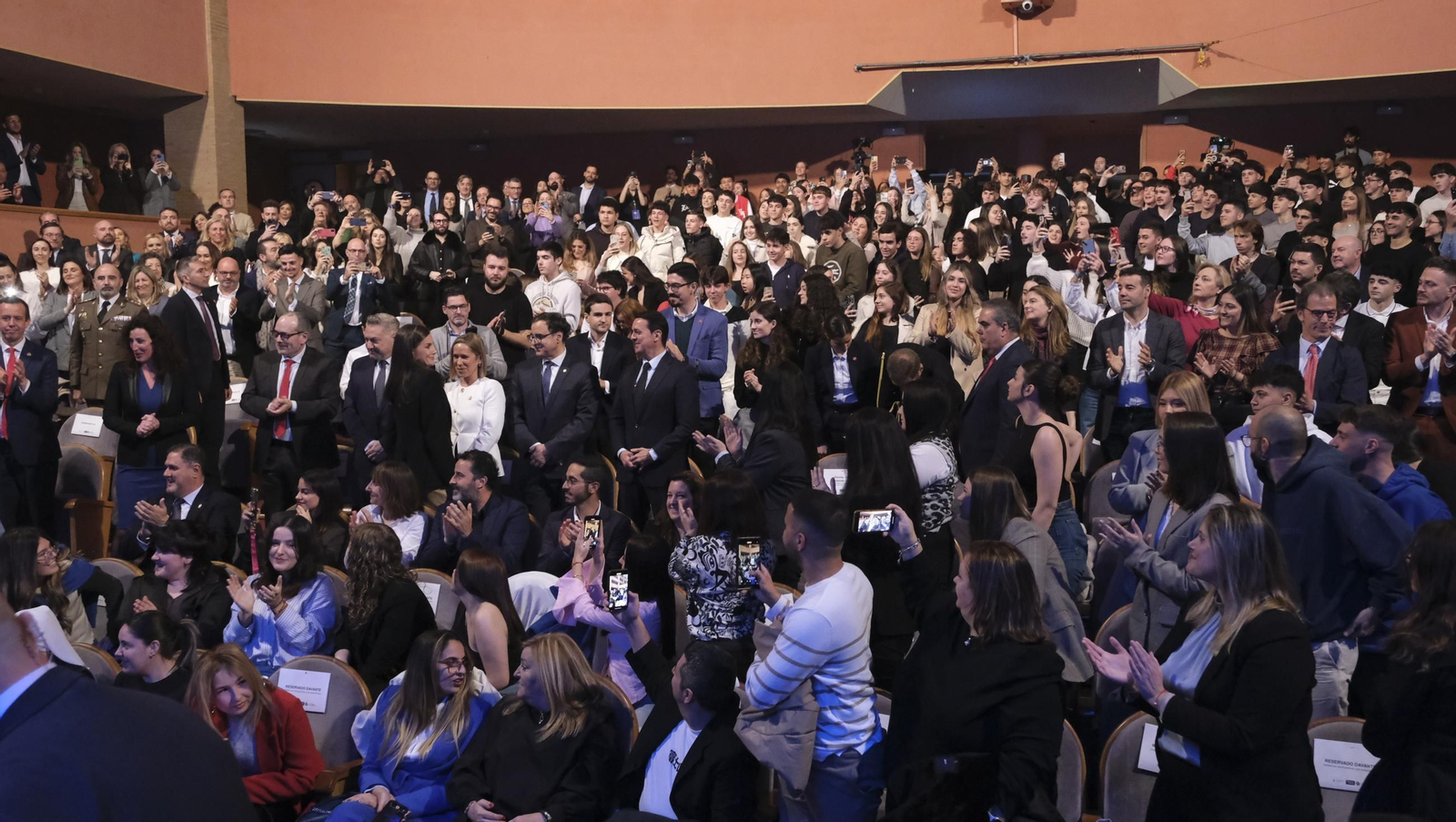 Imágenes de la Reina Letizia en el Tour del Talento en Almería