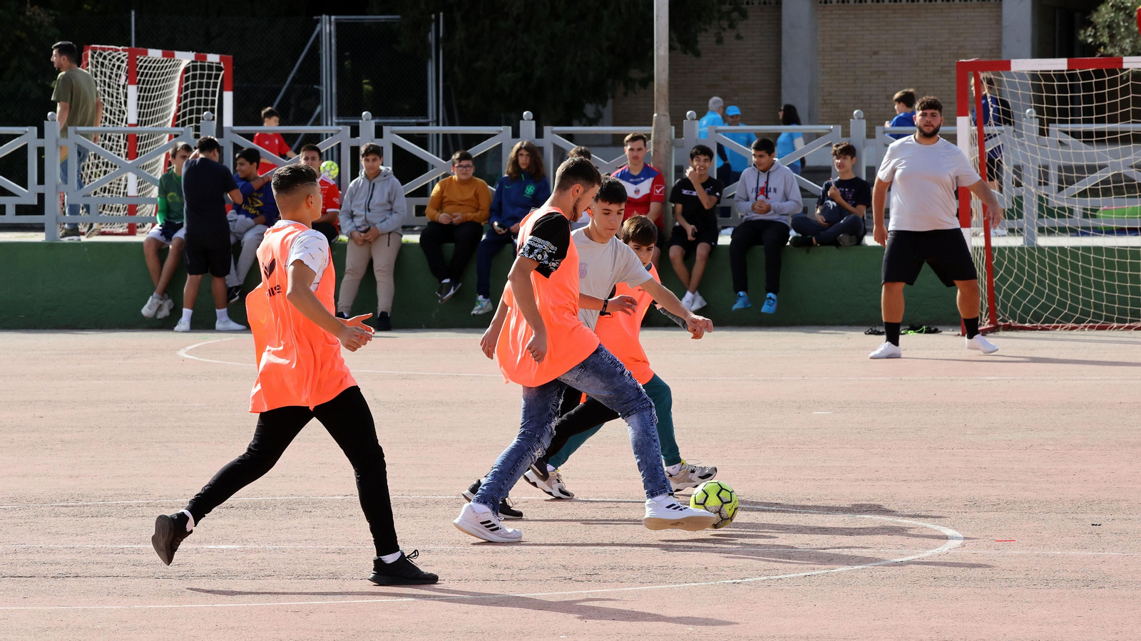 La consejera de Inclusión Social, Juventud, Familias e Igualdad, Loles López, en el Lora Tamayo