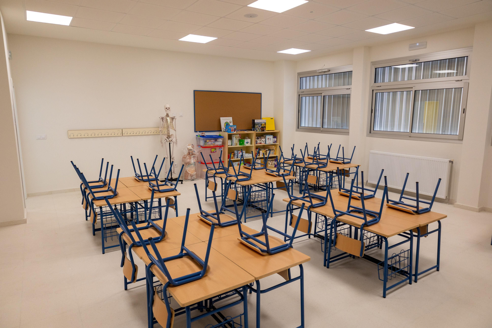 Un recorrido en imágenes por el interior del nuevo colegio del Ensanche Sur en Huelva