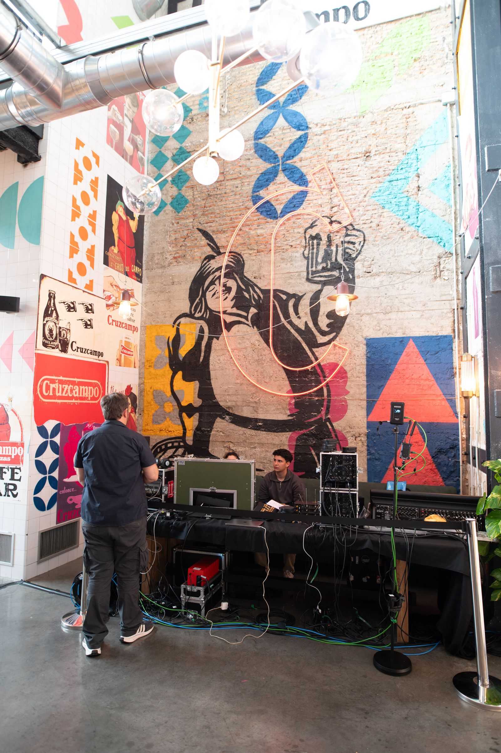 Las fotos de jugadores del Betis y del Sevilla en la Cruzcampo