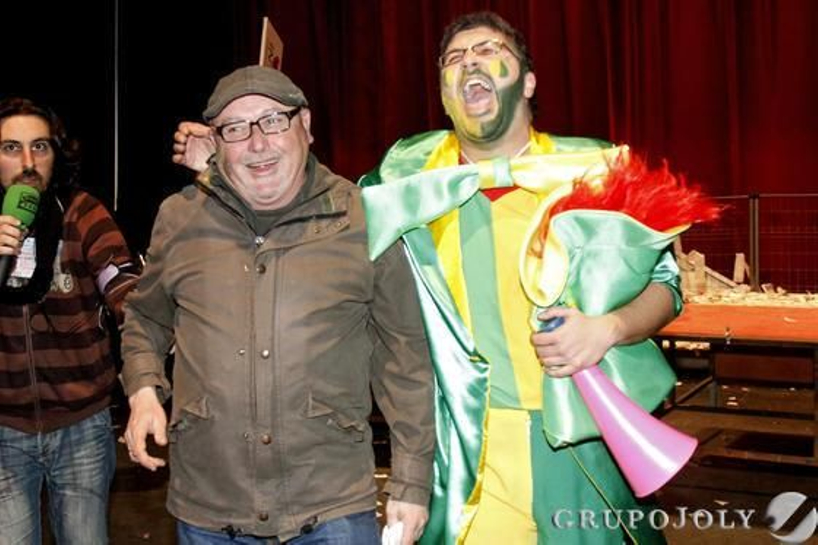 Manolo Santander y Vera Luque tras la actuación de 'Los hinchapelotas'

Foto: Lourdes de Vicente / Jesus Marin