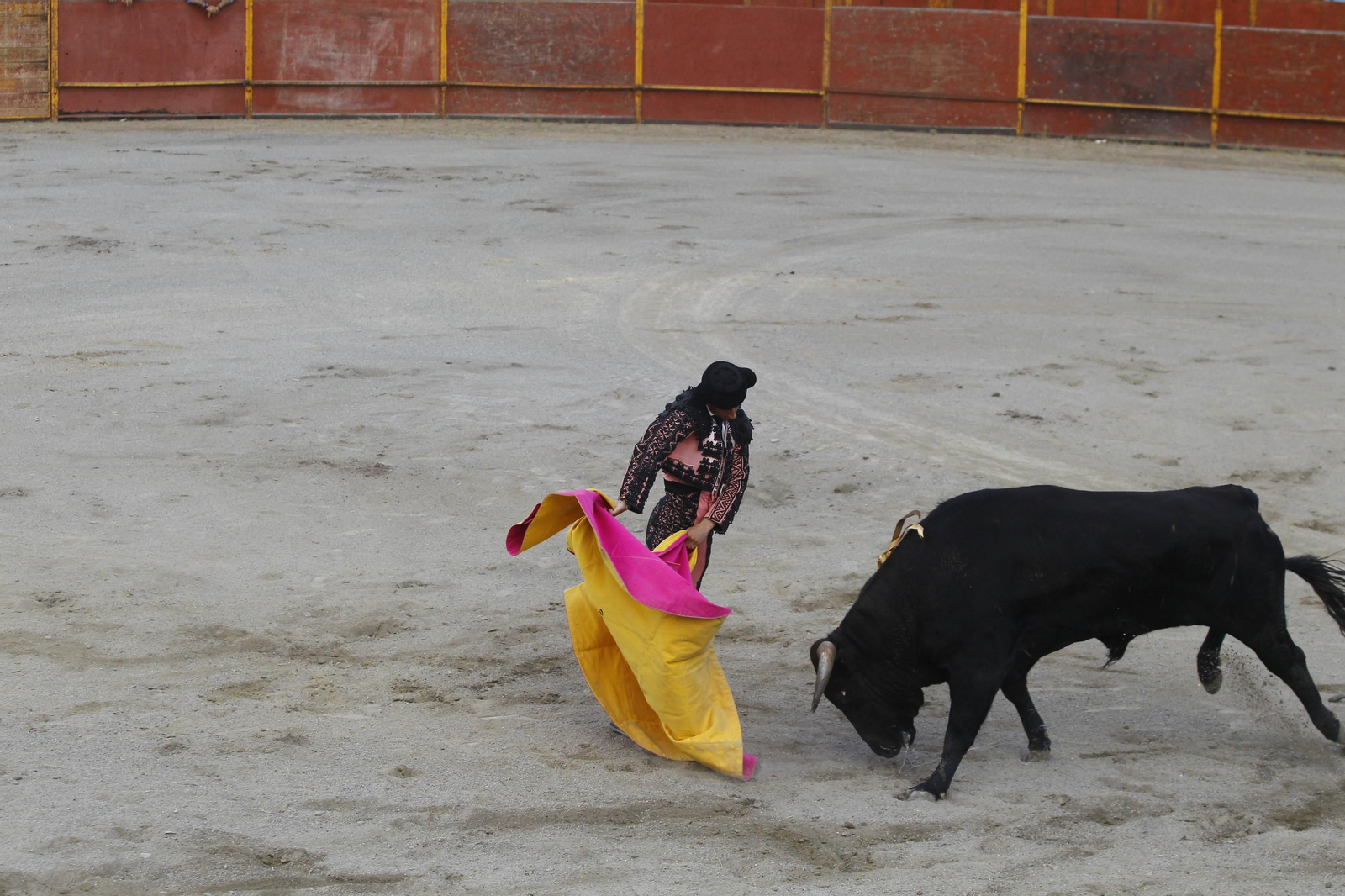 Imágenes de la corrida de toros en las Fiestas de Abrucena.