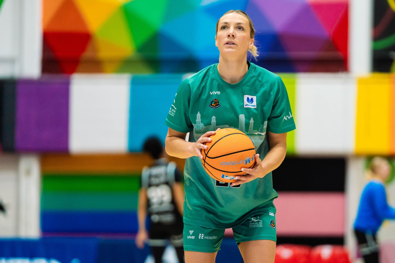 El CAB Estepona da vida al Movistar Estudiantes (85-60)