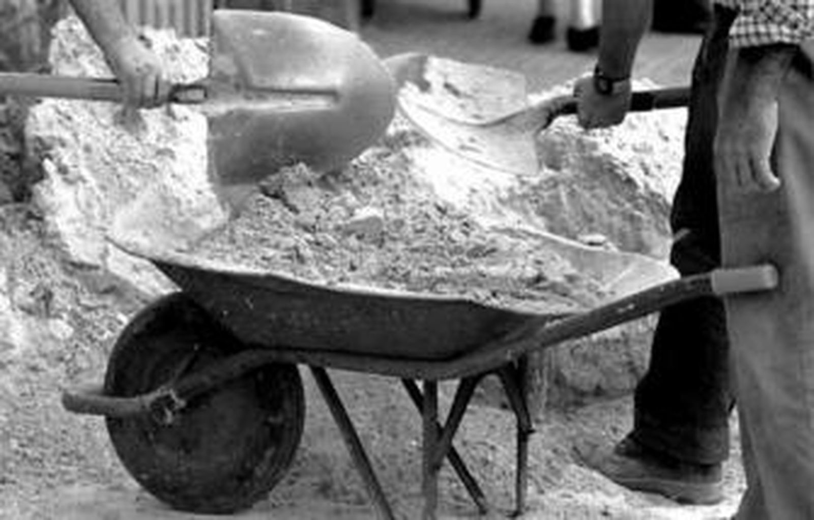 El informe detecta falta de formación cultural en el personal dedicado a la construcción.