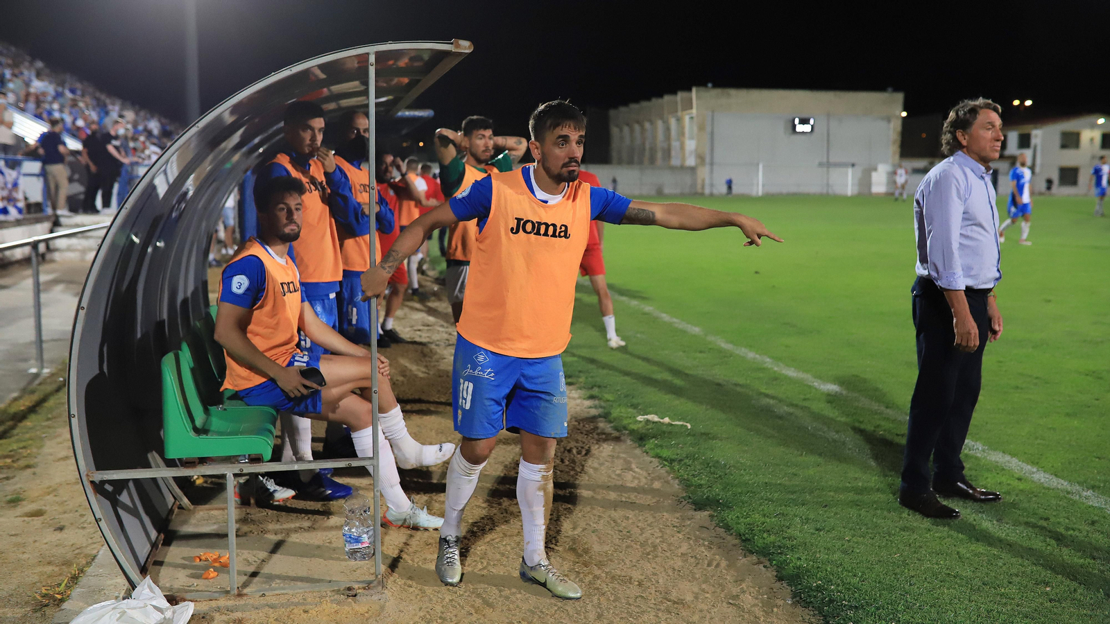 Imágenes de la semifinal por el ascenso entre el  Xerez CD - Puente Genil
