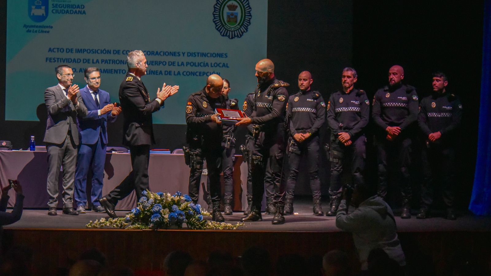 El acto de entrega de distinciones por la festividad del Cuerpo de la Policía Local de La Línea, en imágenes
