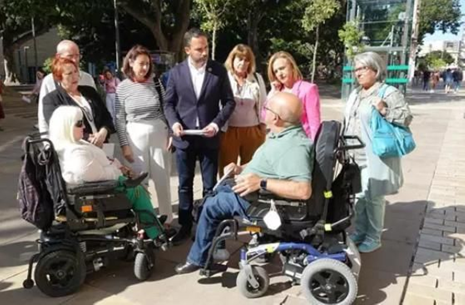 Dani Pérez, reunido con vecinos