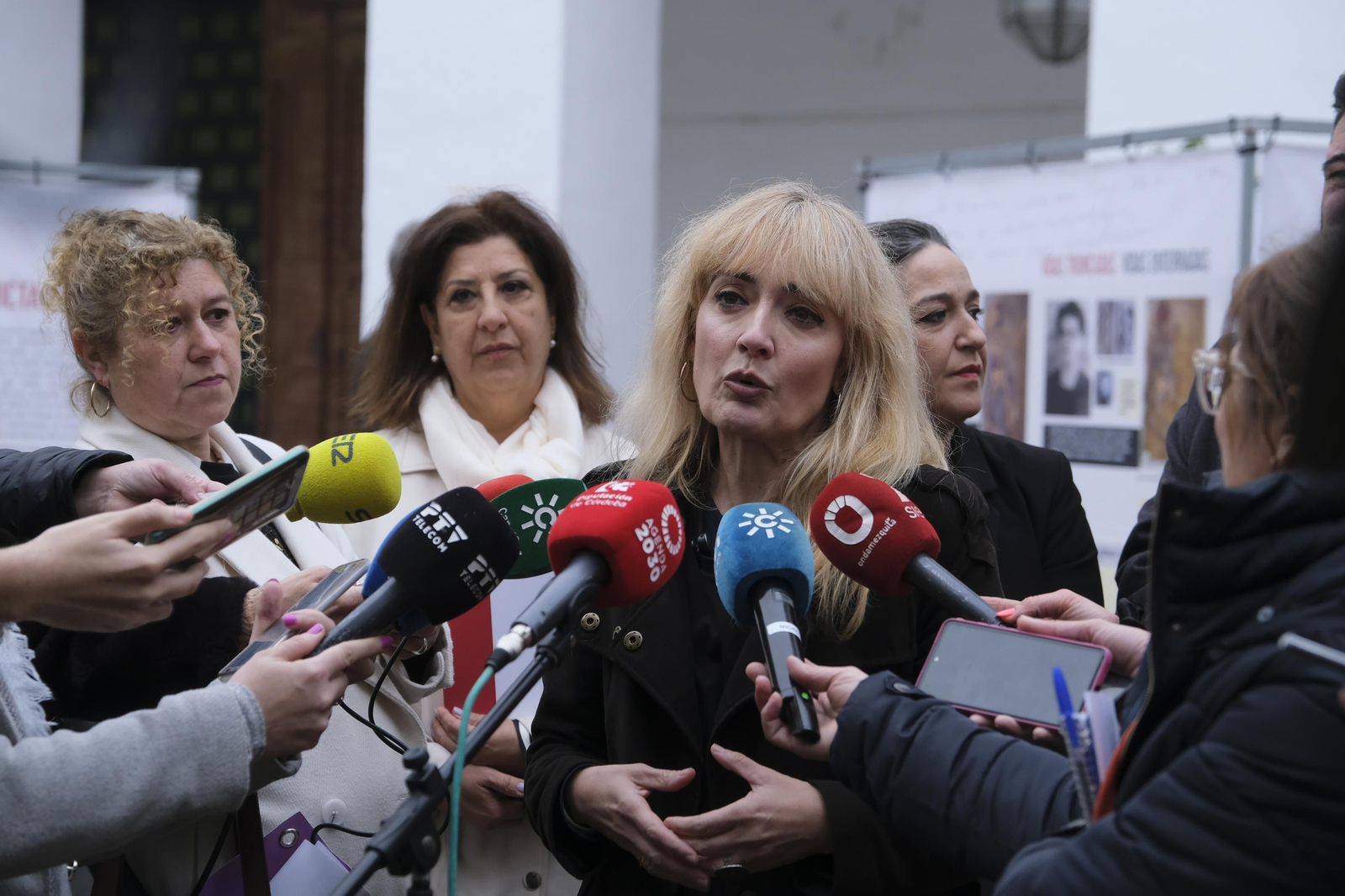 La exposición 'Historia y memoria con nombre de mujer' en imágenes