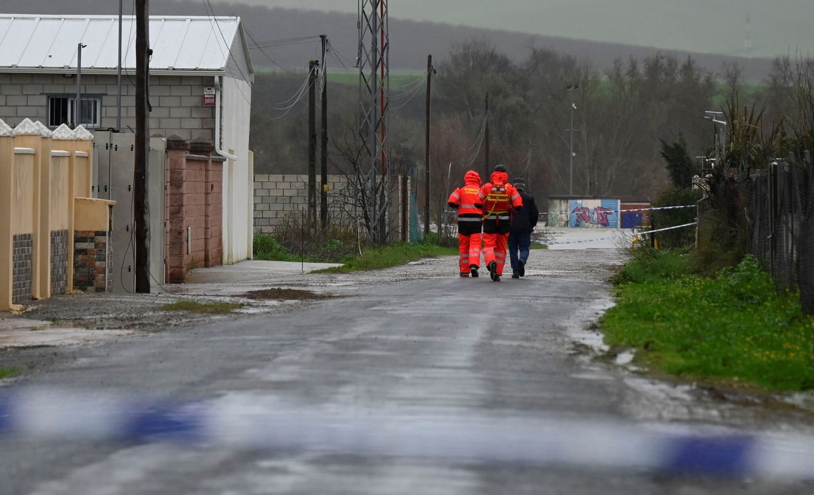 Tensión en los vecinos de Majaneque tras el desalojo por la crecida del Guadalquivir