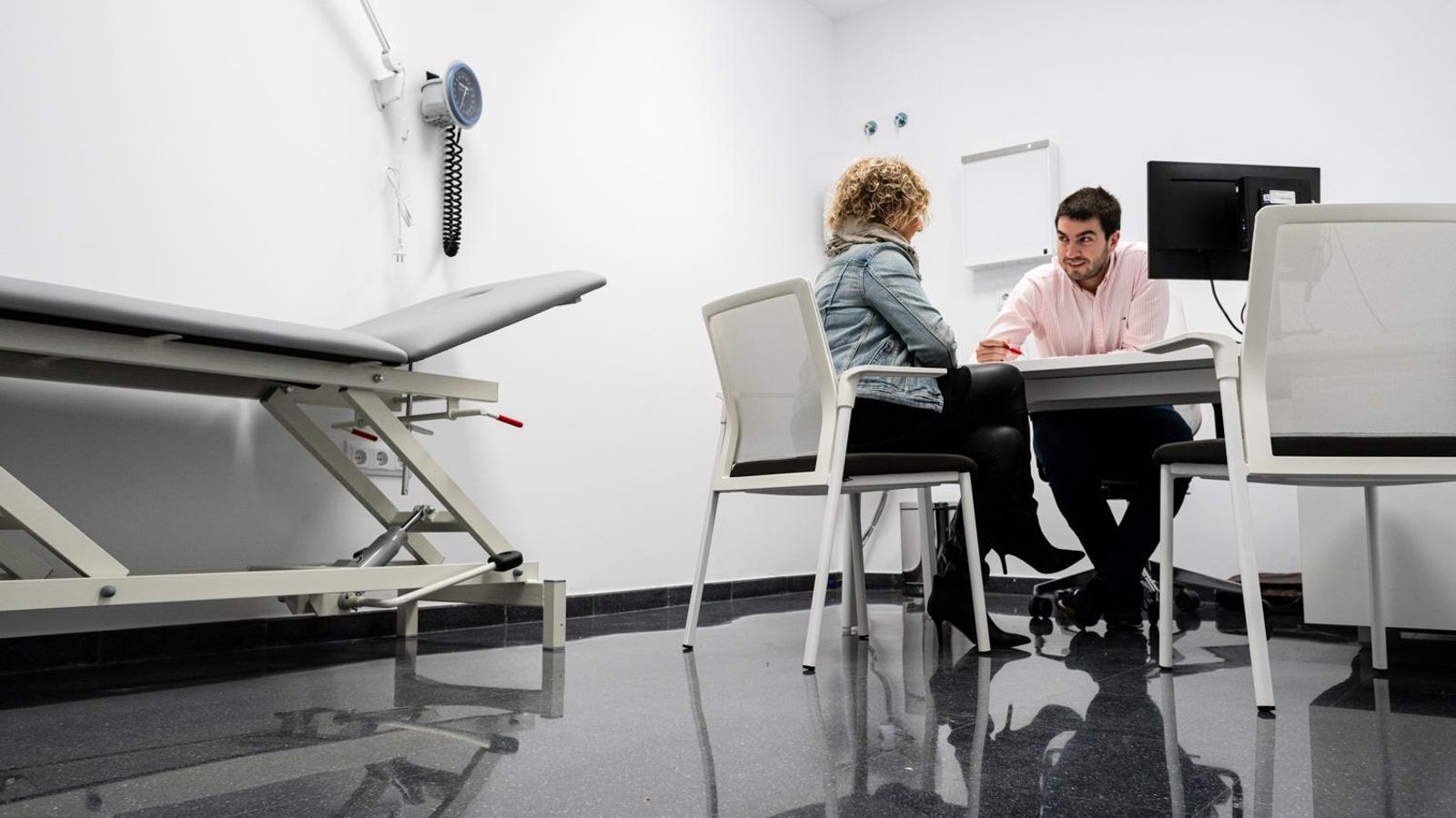 Consulta del Dr. Fernando Oliva.