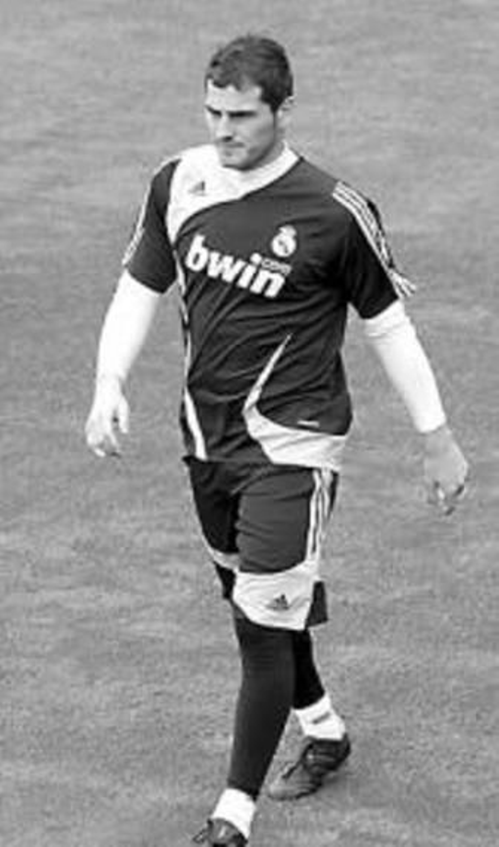 Iker 'manos de oro'.