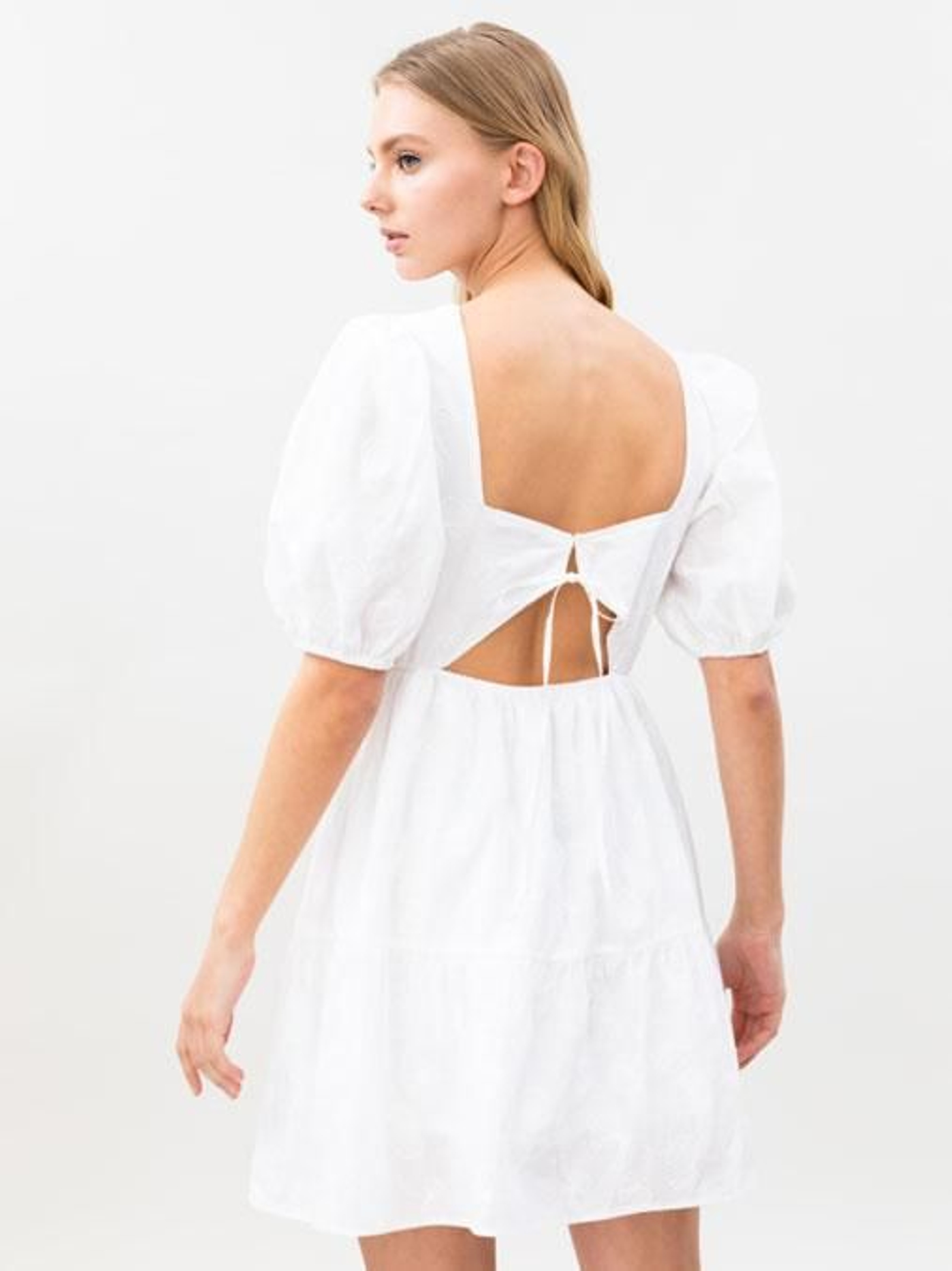 El vestido blanco de Lefties de Rocío Osorno.