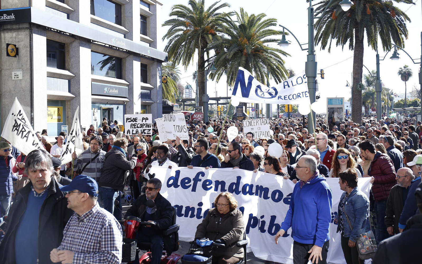 La marea blanca, en Málaga