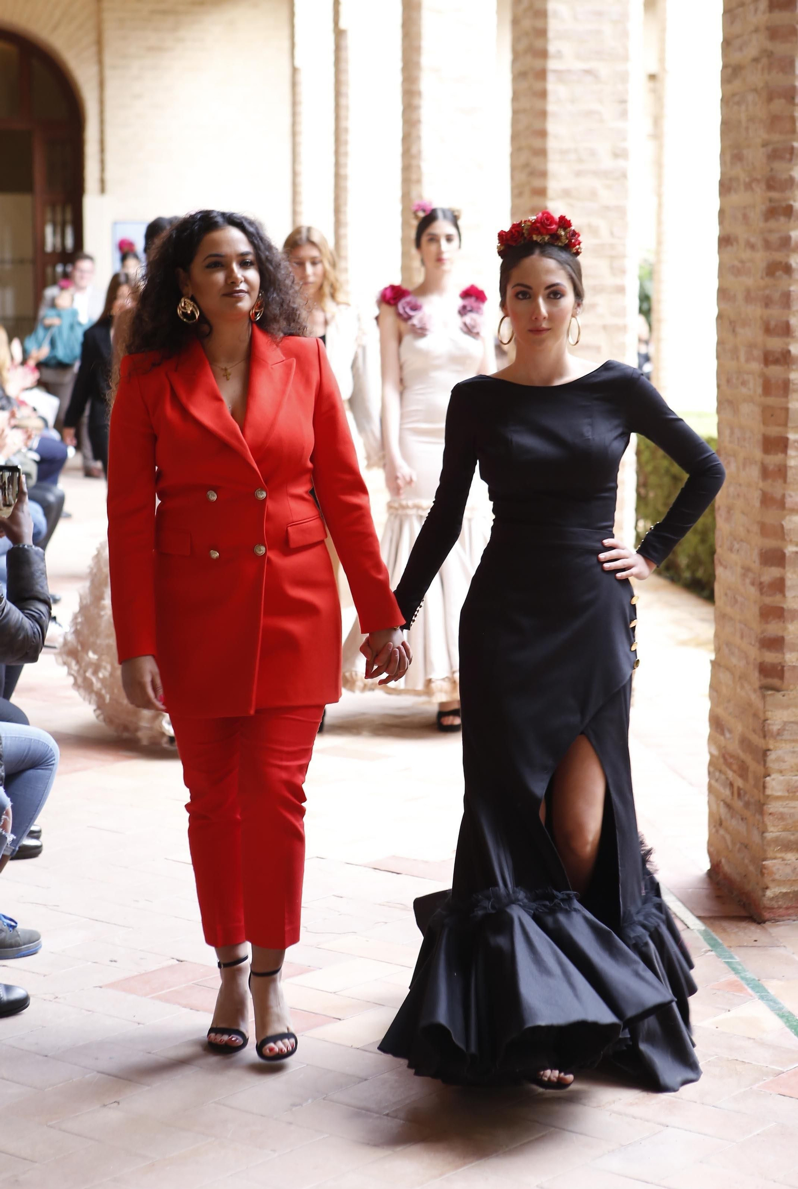 Pasarela Wappíssima 2019, fotos del sexto desfile colectivo de alumnos de ESSDM. Sara Crespillo Alfonso junto a su diseño.