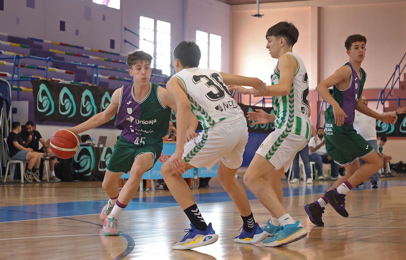 Imágenes de la jornada final del CADEBA infantil masculino de baloncesto en La Línea