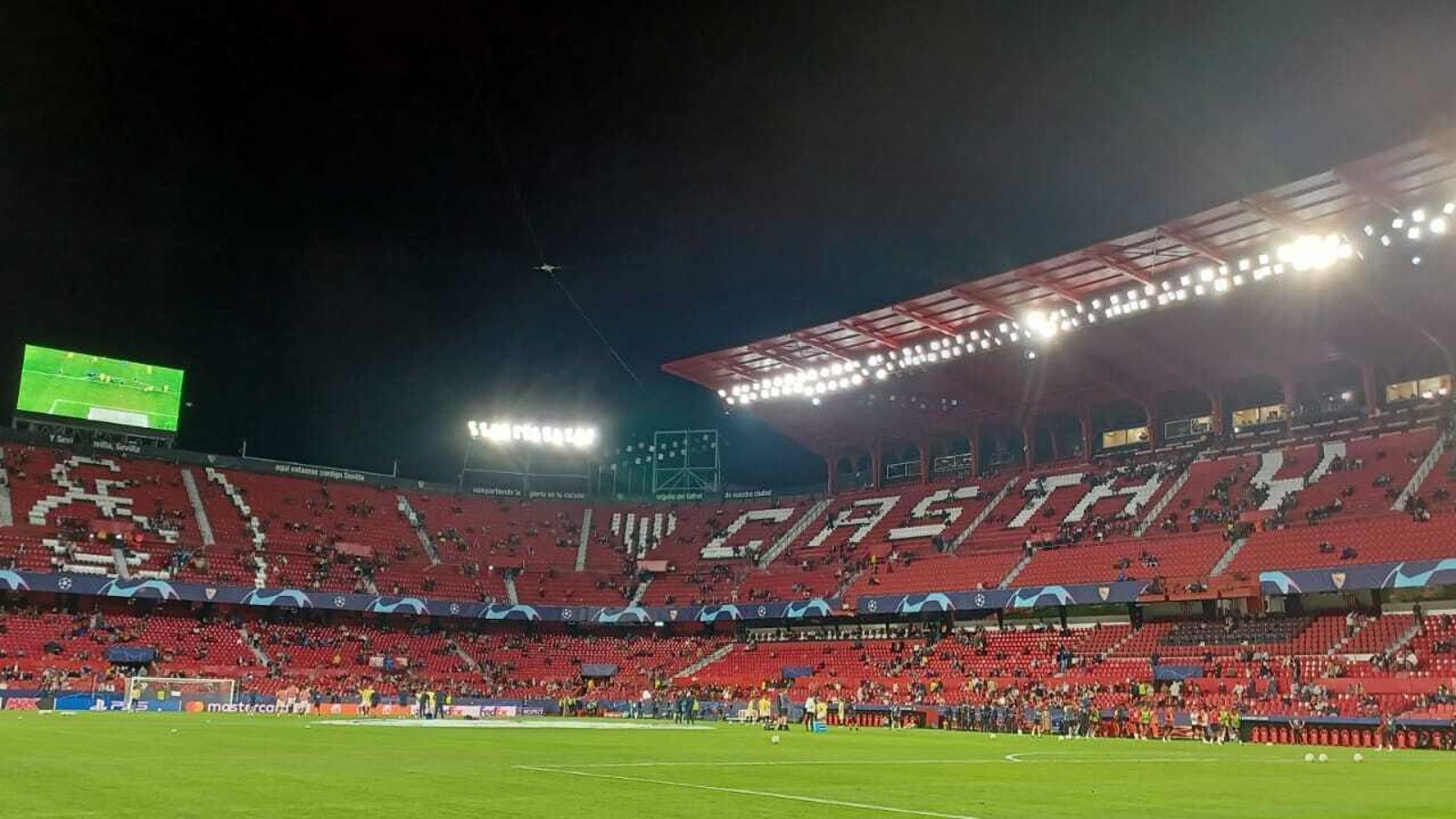 El Ramón Sánchez-Pizjuán, ya preparado para acoger el Sevilla-Lille de Champions.