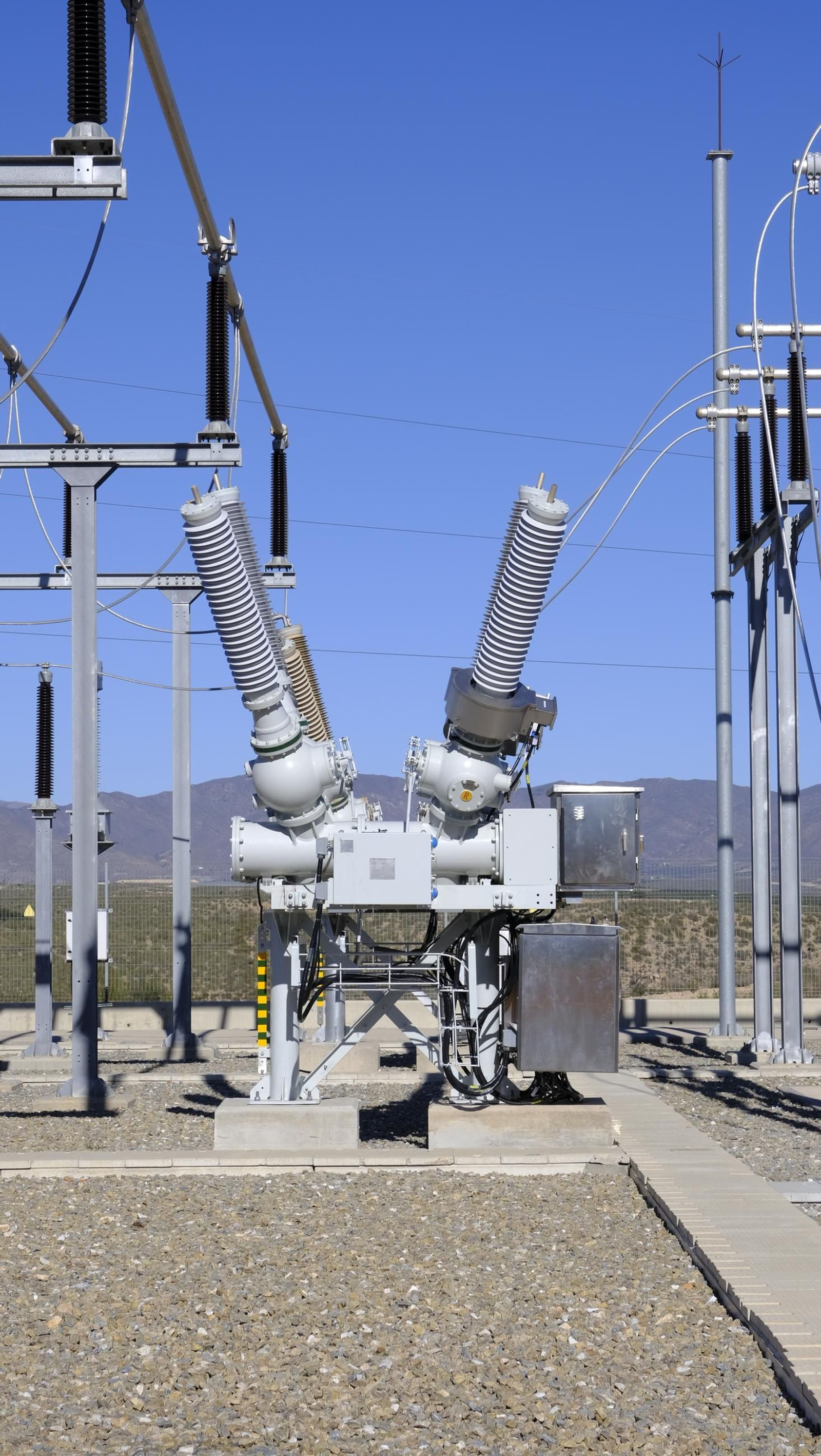 La subestación eléctrica de Endesa en Sorbas muestra sus mejoras, en fotos