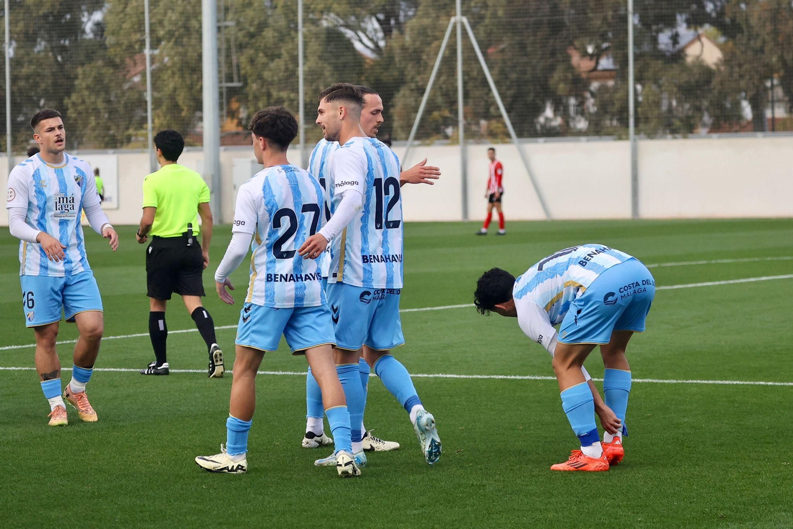 El Atlético Malagueño se da un festión ante el Porcuna para seguir líder (5-0)